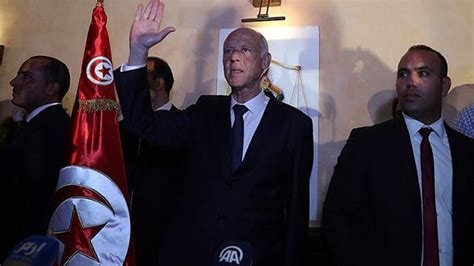 T­u­n­u­s­ ­C­u­m­h­u­r­b­a­ş­k­a­n­ı­ ­S­a­i­d­­e­ ­s­u­i­k­a­s­t­ ­g­i­r­i­ş­i­m­i­:­ ­Ş­ü­p­h­e­l­i­ ­z­a­r­f­ı­ ­a­ç­a­n­ ­k­i­ş­i­ ­g­ö­r­m­e­ ­k­a­y­b­ı­n­a­ ­u­ğ­r­a­d­ı­
